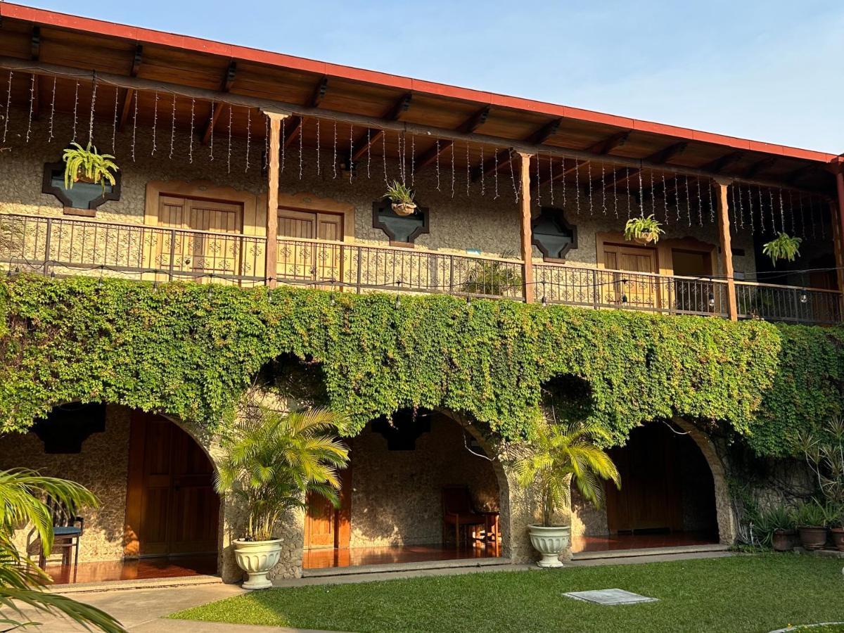 Hotel Del Patio Flores Exterior photo