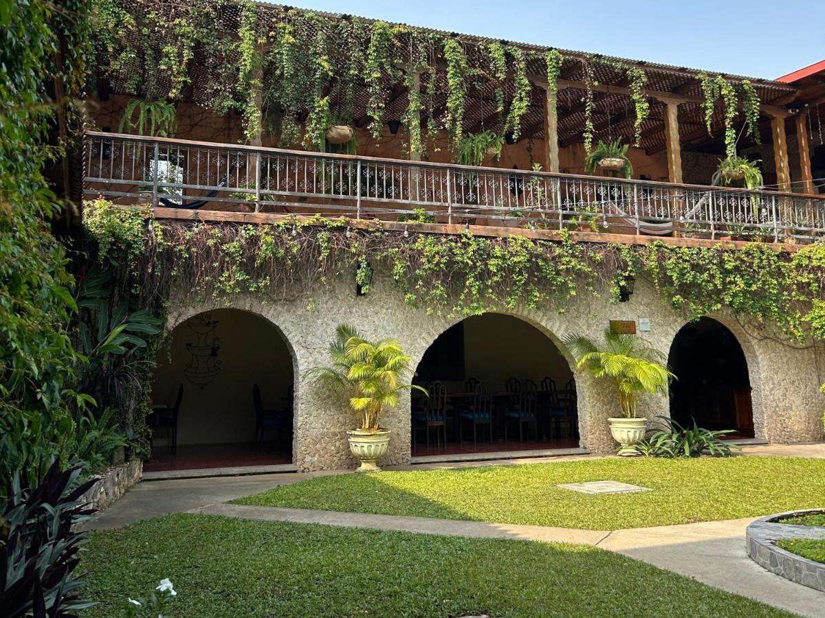 Hotel Del Patio Flores Exterior photo