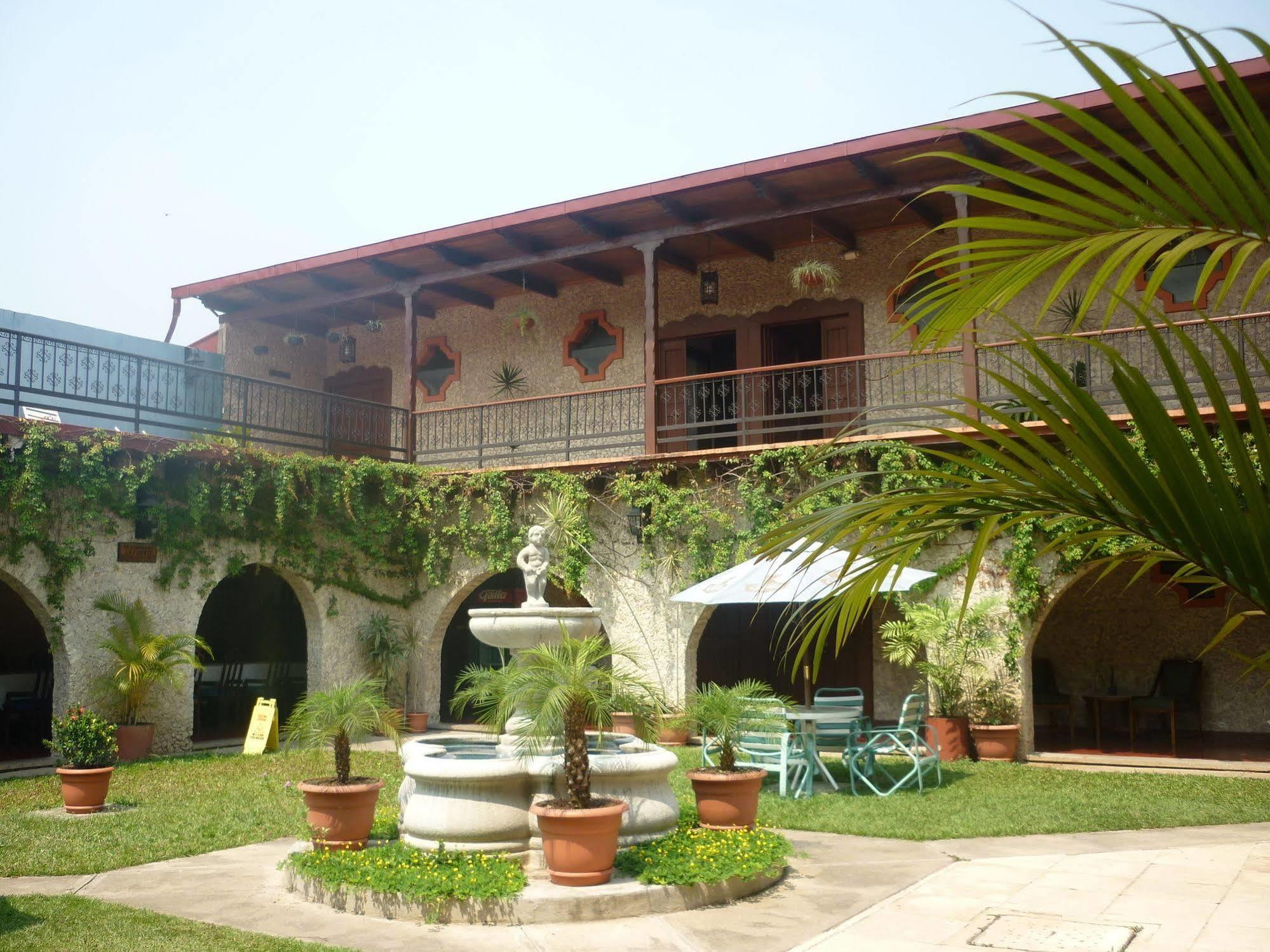 Hotel Del Patio Flores Exterior photo
